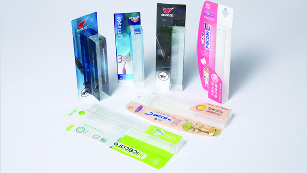 水滴形、樹葉形、葫蘆形、月牙兒形的化妝品包裝盒